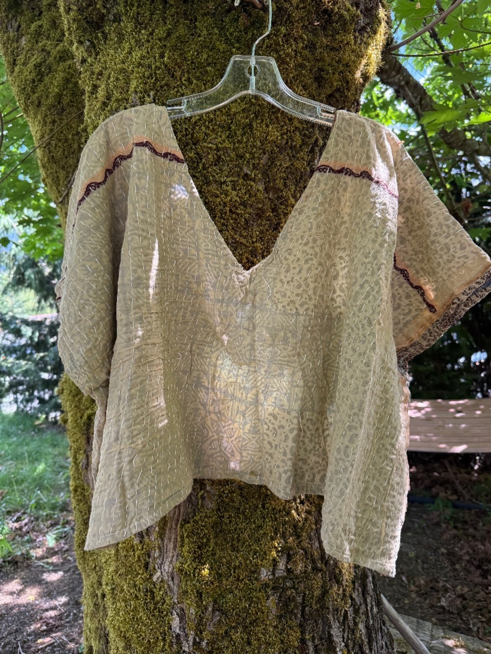 Kantha Bae Reversible V-neck Crop Shirt